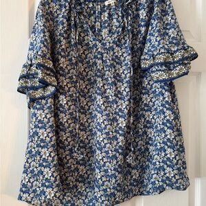 Max Studio Blue and White Flutter Sleeve Blouse
